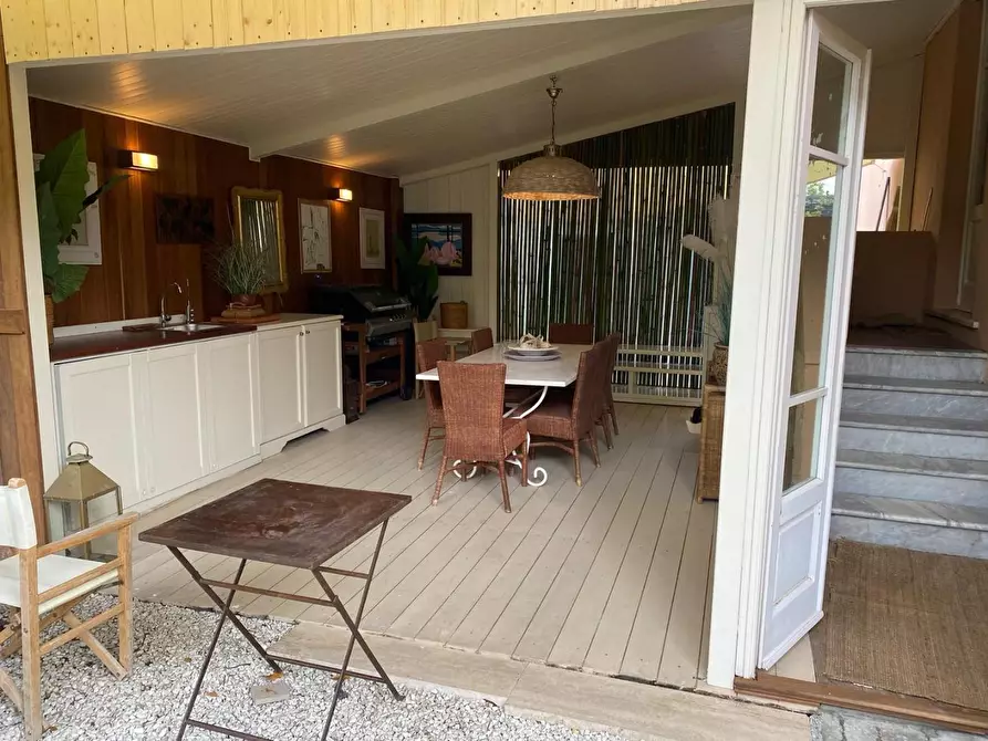 Immagine 12 di Casa indipendente in affitto  a Forte Dei Marmi