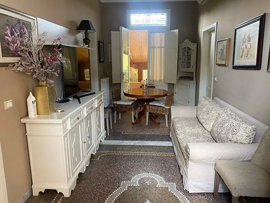 Immagine 17 di Casa indipendente in affitto  a Forte Dei Marmi