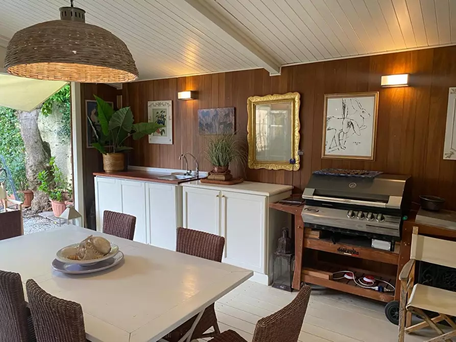 Immagine 11 di Casa indipendente in affitto  a Forte Dei Marmi