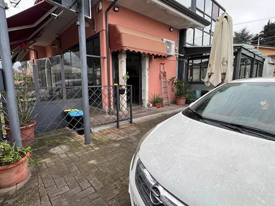 Immagine 28 di Bar / Ristorante in vendita  a Massa