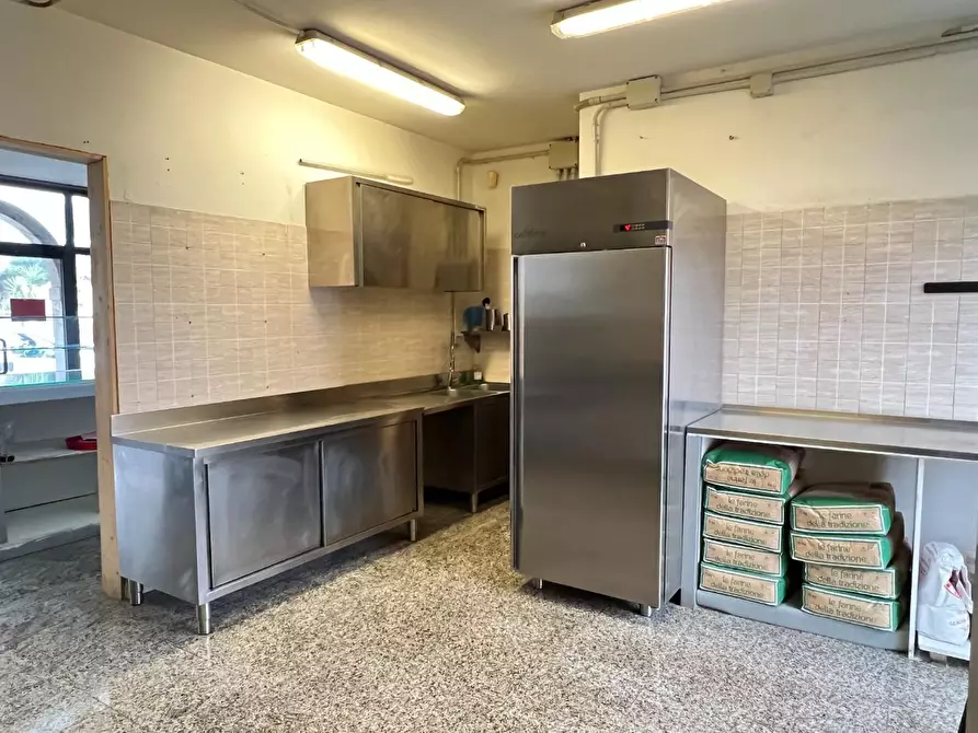 Immagine 18 di Bar / Ristorante in vendita  a Massa