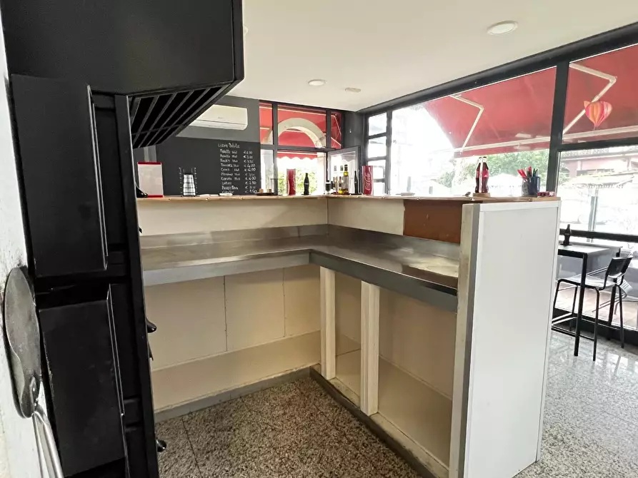 Immagine 7 di Bar / Ristorante in vendita  a Massa