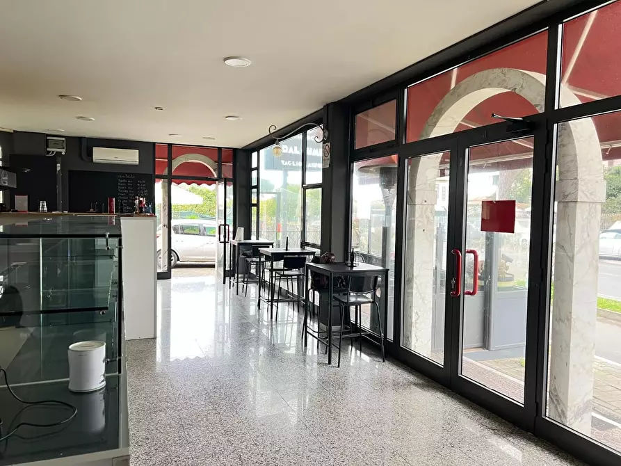 Immagine 6 di Bar / Ristorante in vendita  a Massa