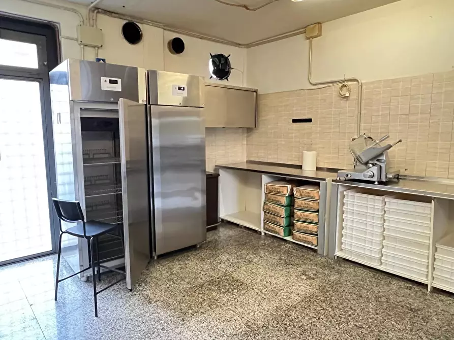 Immagine 19 di Bar / Ristorante in vendita  a Massa