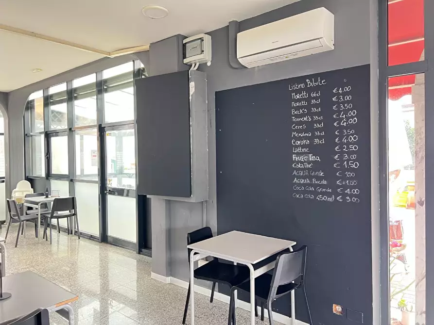 Immagine 9 di Bar / Ristorante in vendita  a Massa