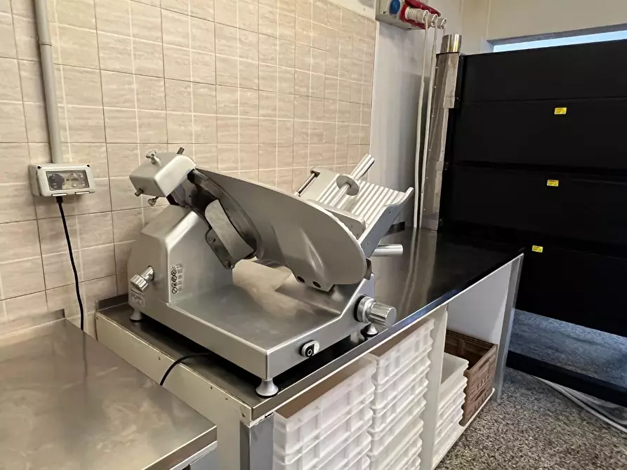 Immagine 16 di Bar / Ristorante in vendita  a Massa