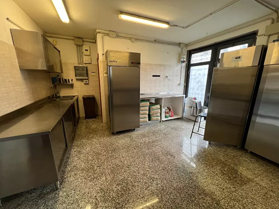 Immagine 25 di Bar / Ristorante in vendita  a Massa