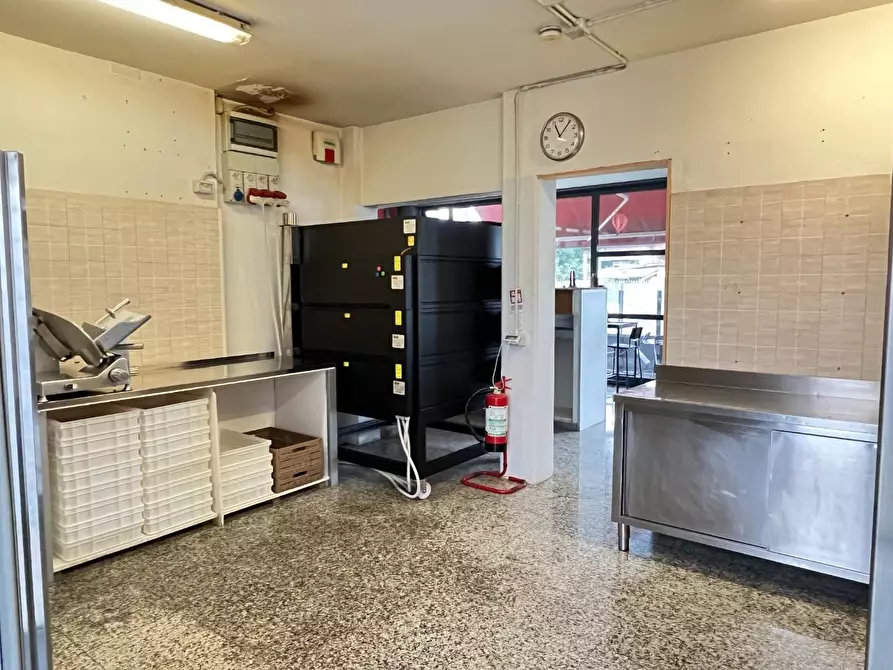 Immagine 26 di Bar / Ristorante in vendita  a Massa