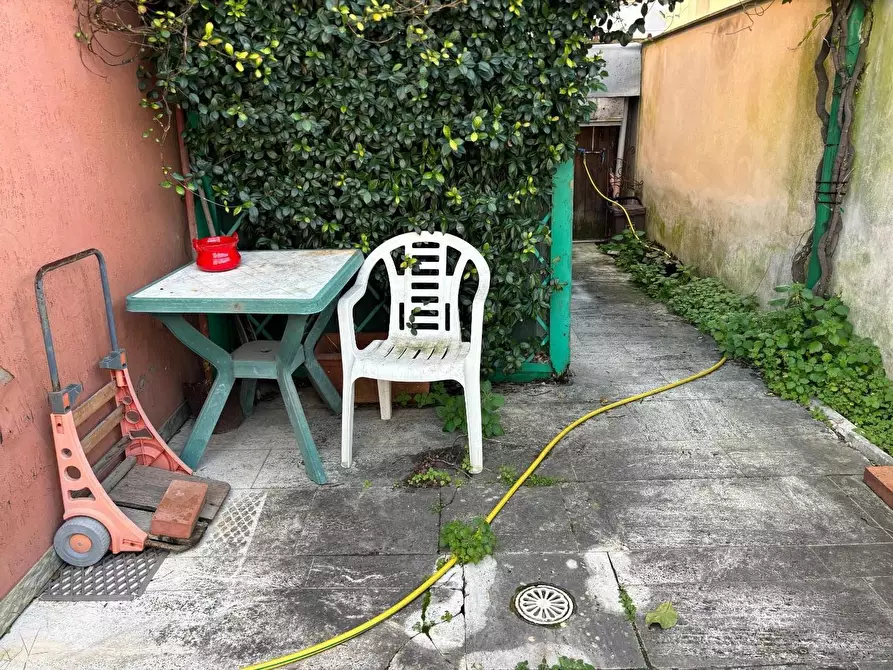 Immagine 6 di Villetta a schiera in vendita  a Viareggio