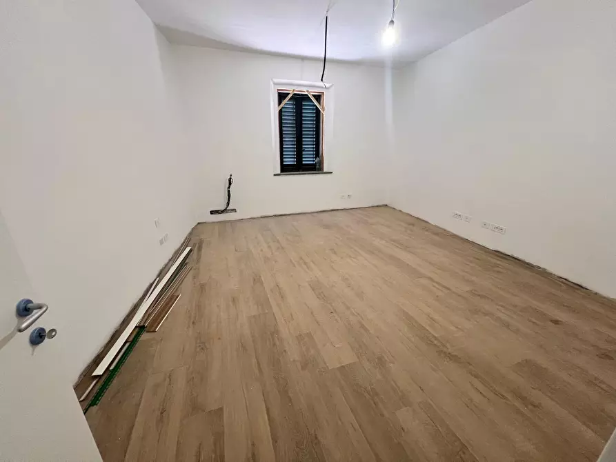 Immagine 28 di Ufficio in affitto  a Montelupo Fiorentino