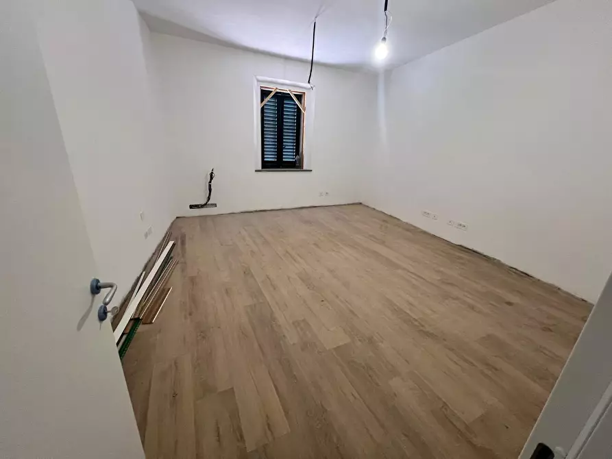 Immagine 29 di Ufficio in affitto  a Montelupo Fiorentino