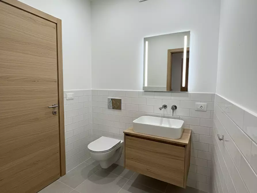 Immagine 4 di Ufficio in affitto  a Montelupo Fiorentino