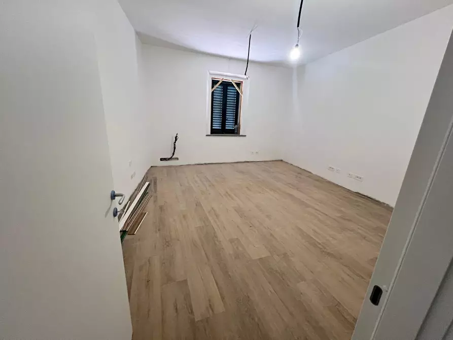 Immagine 30 di Ufficio in affitto  a Montelupo Fiorentino