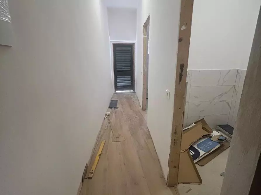 Immagine 13 di Ufficio in affitto  a Montelupo Fiorentino