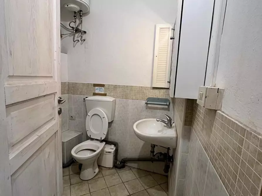 Immagine 10 di Ufficio in affitto  a Montelupo Fiorentino