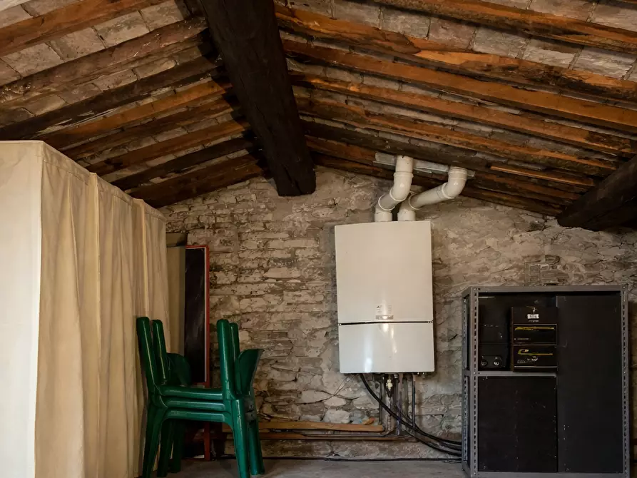 Immagine 14 di Appartamento in vendita  a Lucca