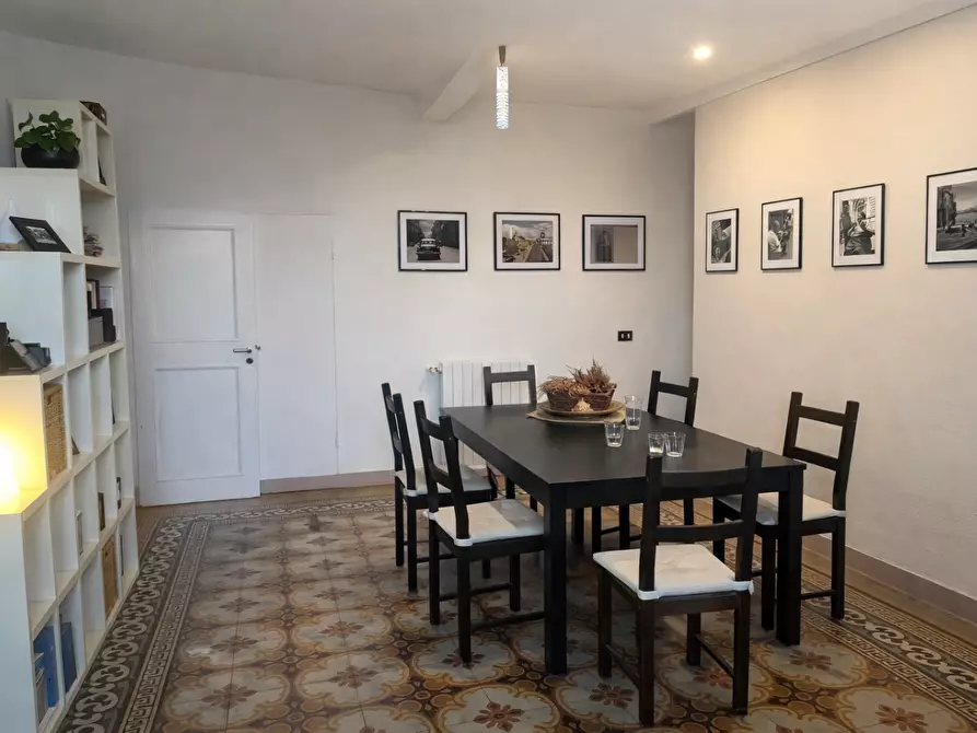 Immagine 7 di Appartamento in vendita  a Lucca