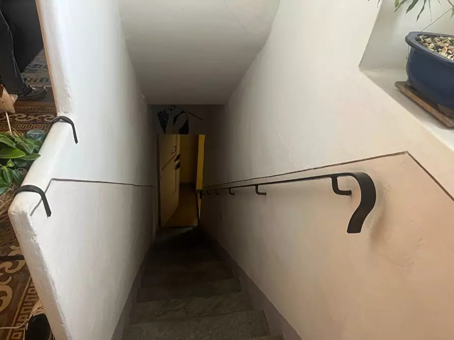 Immagine 11 di Appartamento in vendita  a Lucca