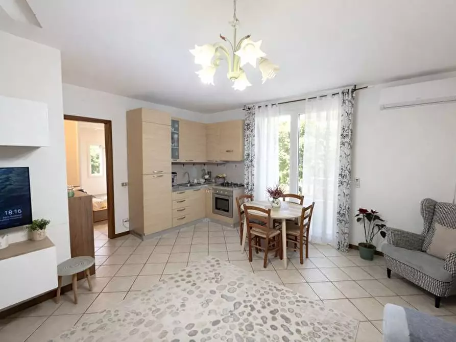 Immagine 2 di Appartamento in vendita  a Cascina