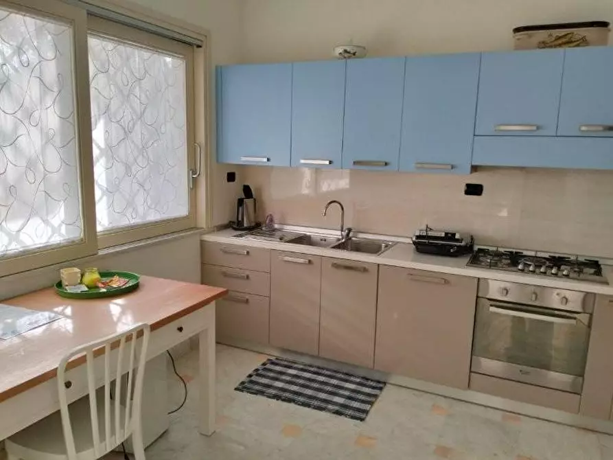 Immagine 4 di Appartamento in vendita  a Massa