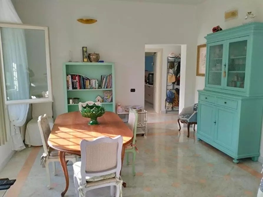 Immagine 2 di Appartamento in vendita  a Massa