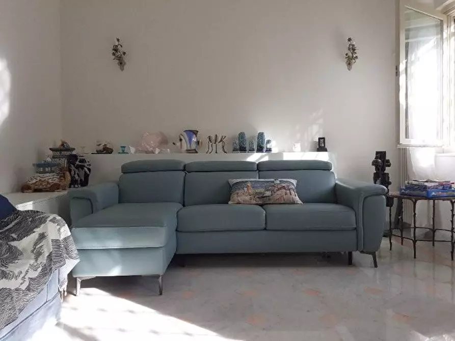 Immagine 19 di Appartamento in vendita  a Massa