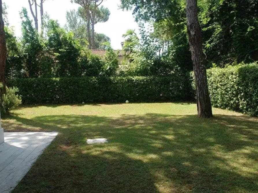 Immagine 41 di Appartamento in vendita  a Massa