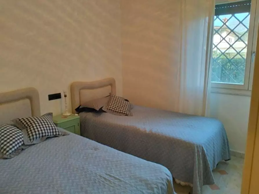 Immagine 8 di Appartamento in vendita  a Massa