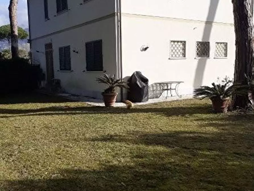 Immagine 35 di Appartamento in vendita  a Massa