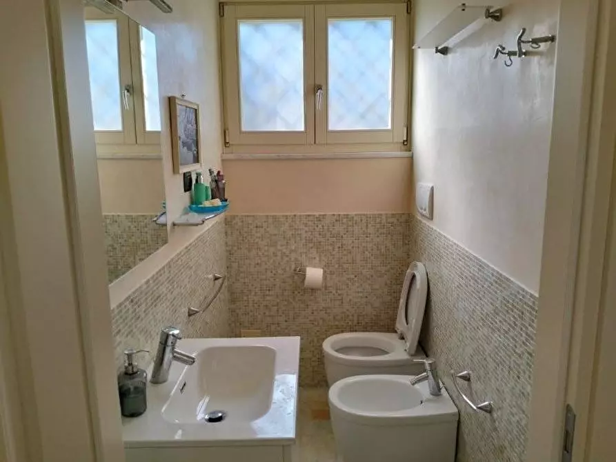 Immagine 9 di Appartamento in vendita  a Massa