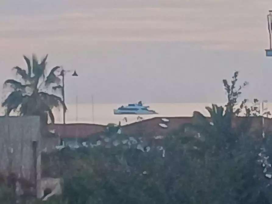 Immagine 14 di Appartamento in vendita  a Viareggio