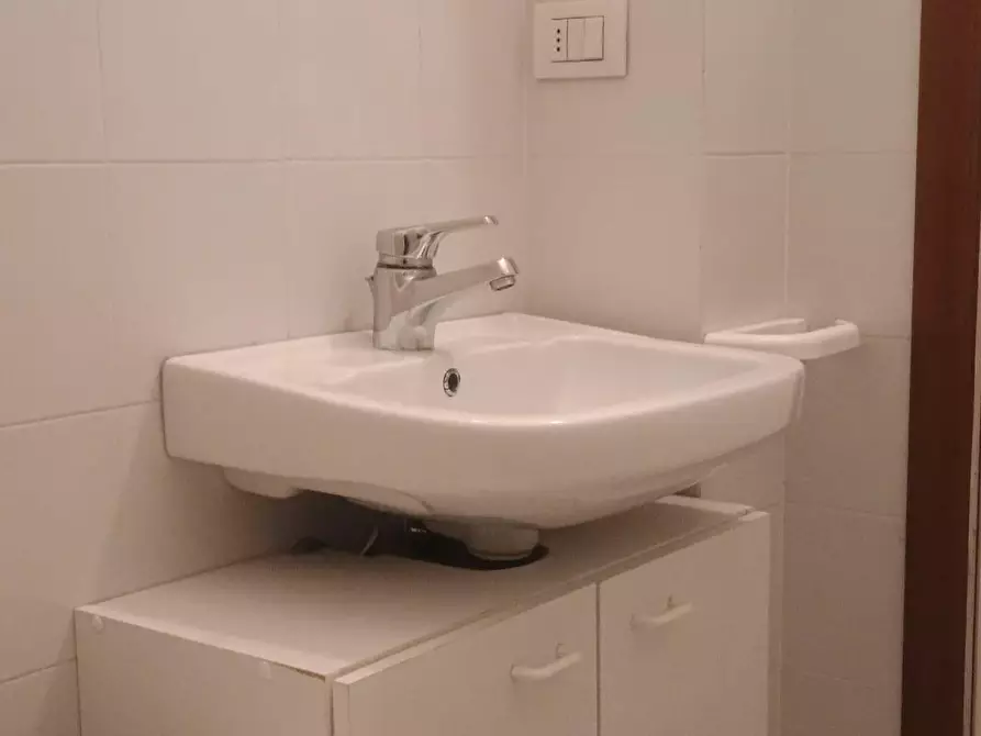 Immagine 60 di Appartamento in vendita  a Viareggio