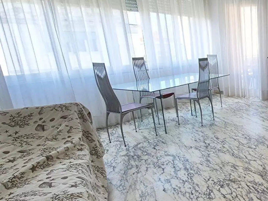 Immagine 6 di Appartamento in vendita  a Viareggio