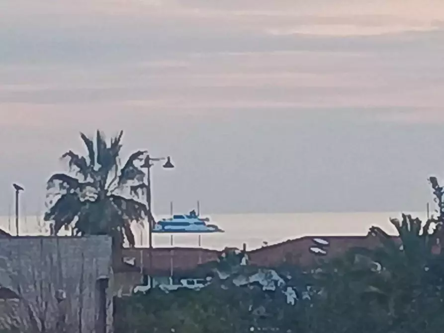 Immagine 16 di Appartamento in vendita  a Viareggio