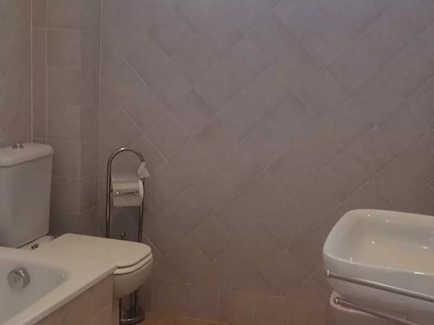 Immagine 40 di Appartamento in vendita  a Viareggio