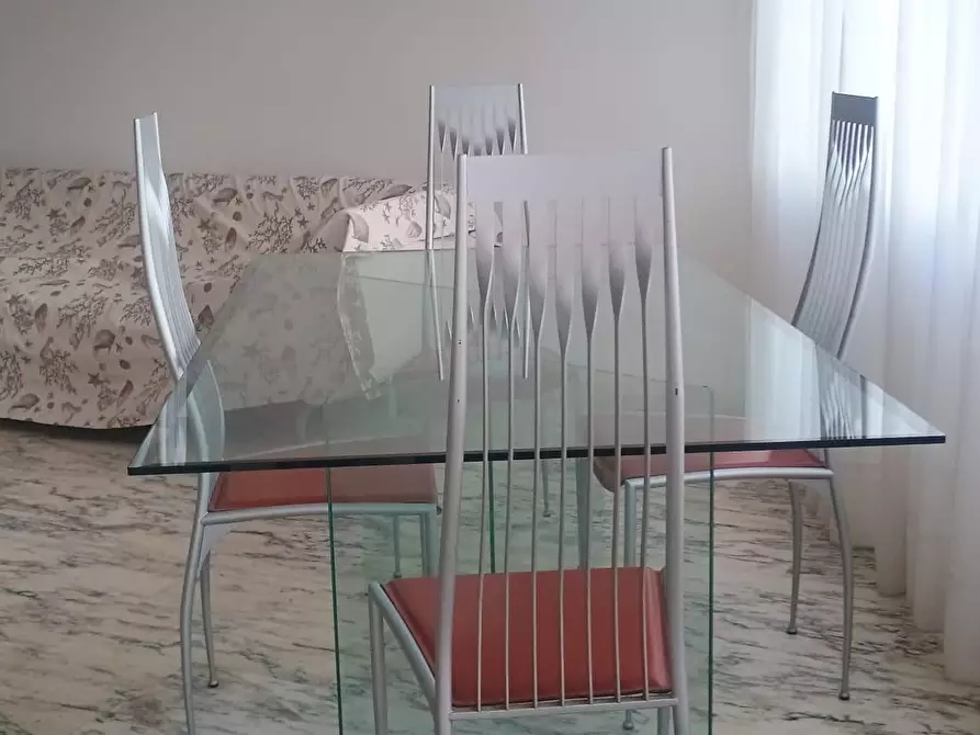 Immagine 11 di Appartamento in vendita  a Viareggio