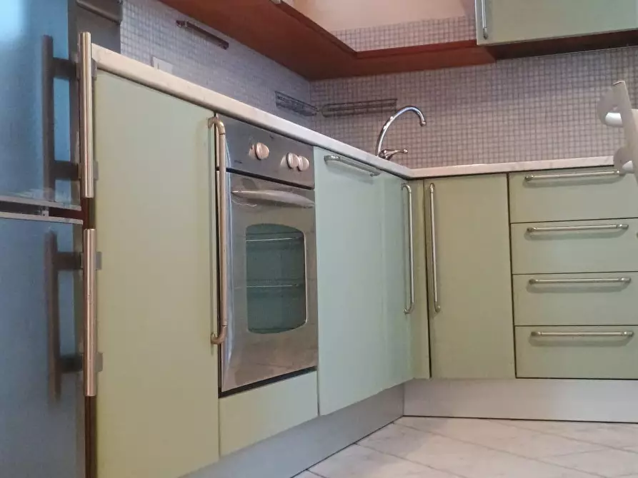 Immagine 21 di Appartamento in vendita  a Viareggio