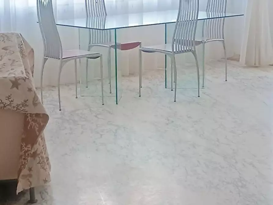 Immagine 3 di Appartamento in vendita  a Viareggio