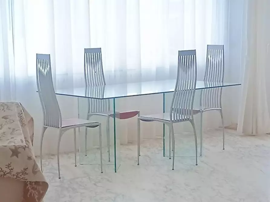 Immagine 4 di Appartamento in vendita  a Viareggio