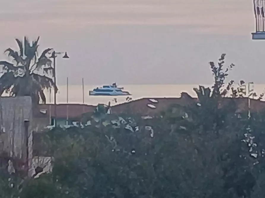 Immagine 15 di Appartamento in vendita  a Viareggio