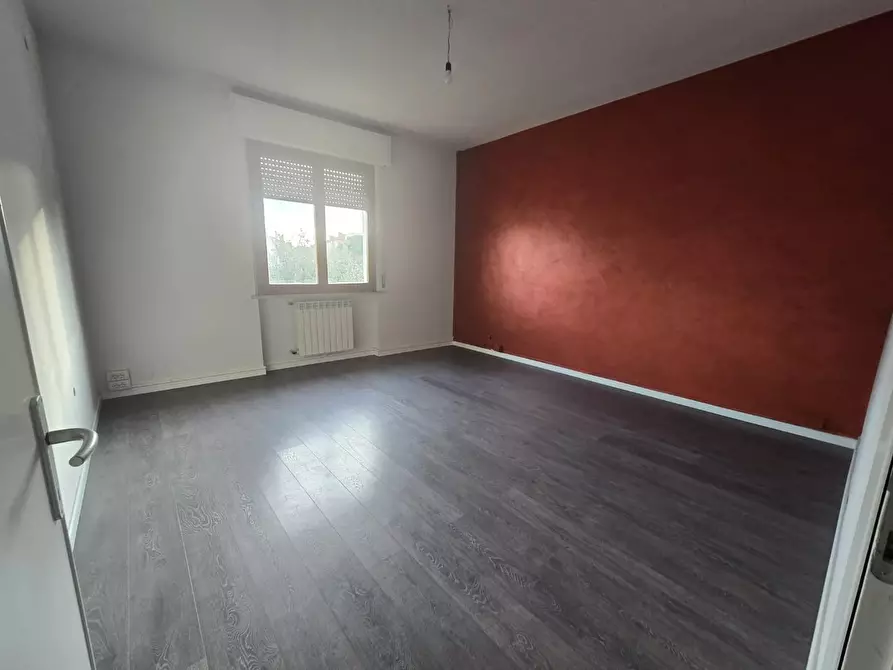 Immagine 7 di Locale commerciale in affitto  a Pontedera