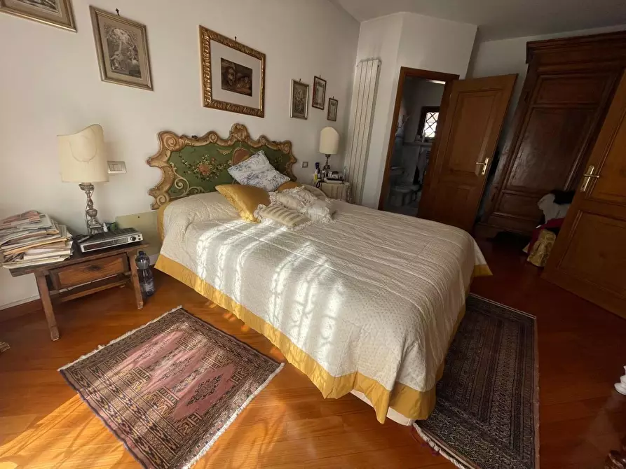 Immagine 12 di Casa semindipendente in vendita  a Carrara