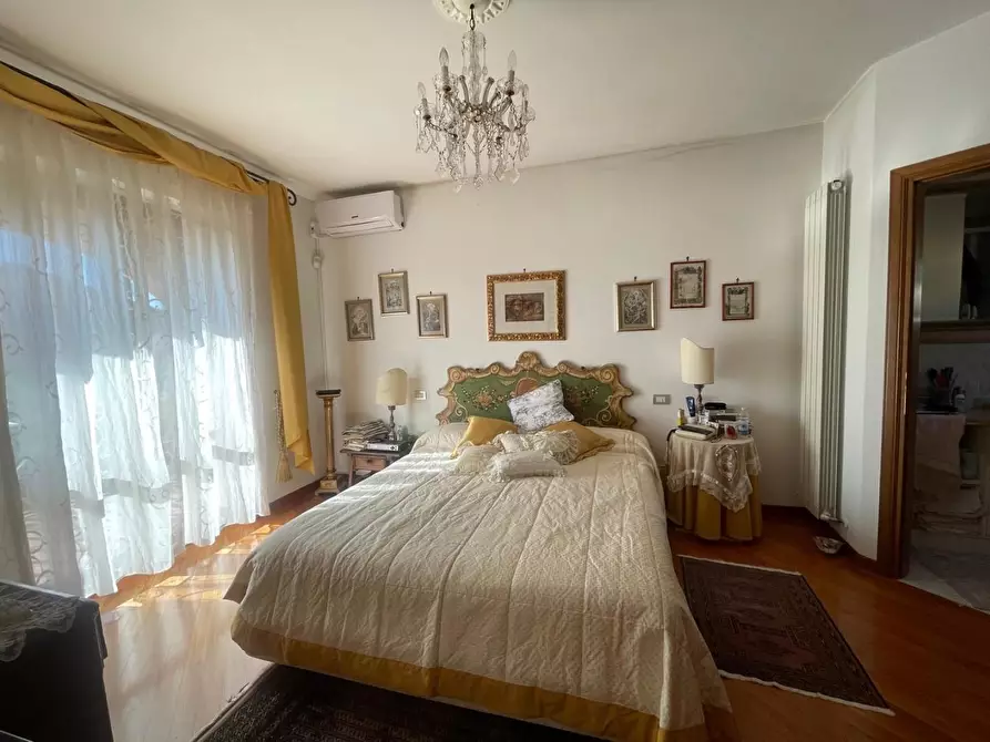 Immagine 11 di Casa semindipendente in vendita  a Carrara