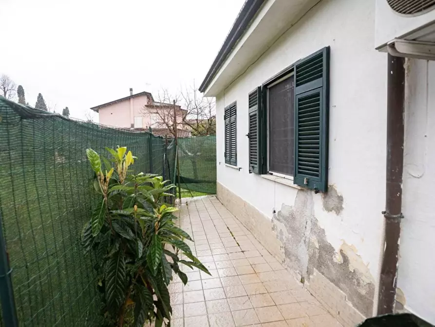 Immagine 18 di Casa indipendente in vendita  a Sarzana