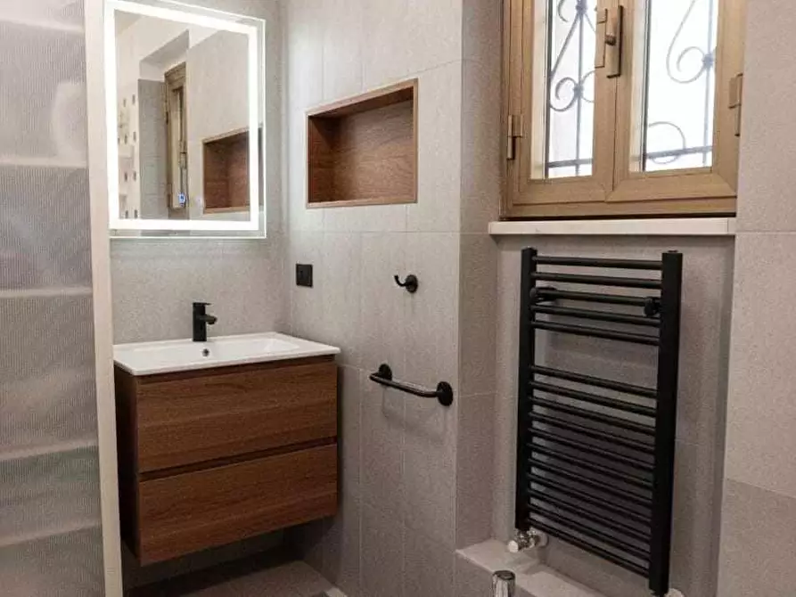 Immagine 30 di Casa indipendente in vendita  a Sarzana