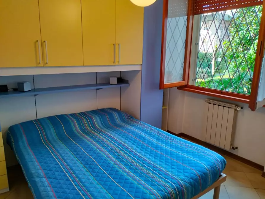 Immagine 37 di Appartamento in vendita  a Massa