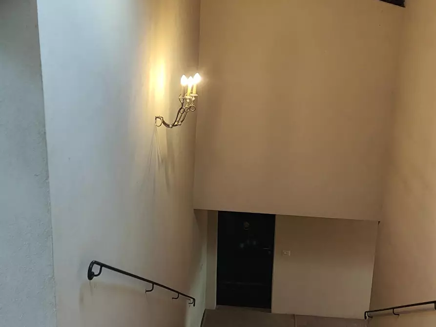 Immagine 4 di Appartamento in vendita  a Lucca