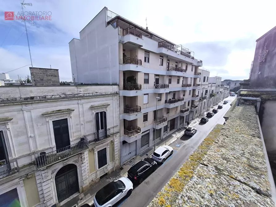 Immagine 21 di Palazzo in vendita  a Lecce