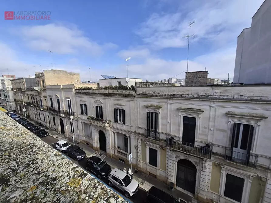 Immagine 7 di Palazzo in vendita  a Lecce