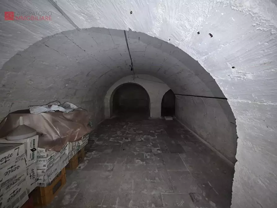 Immagine 40 di Palazzo in vendita  a Lecce